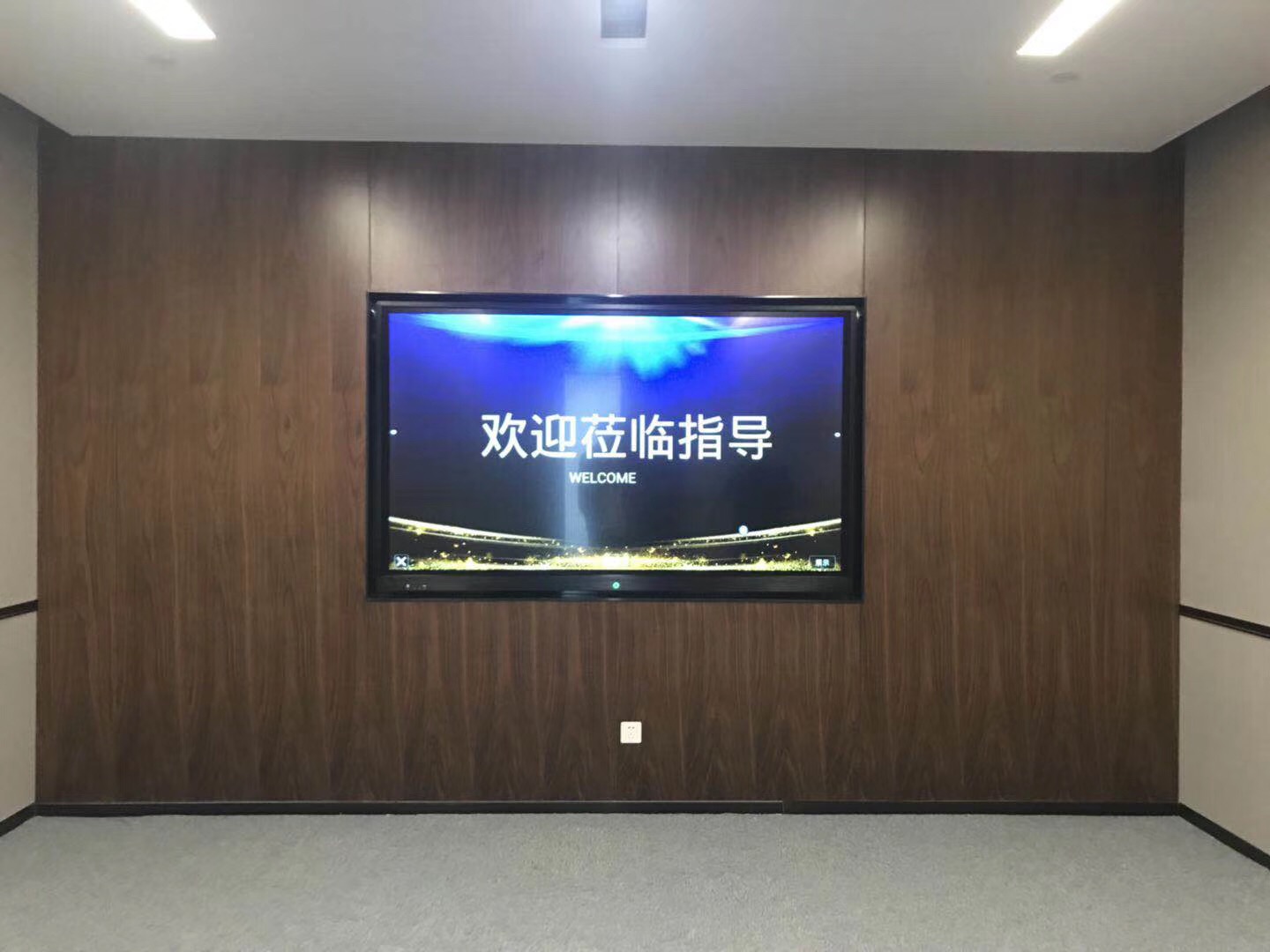 商用广告机.jpg